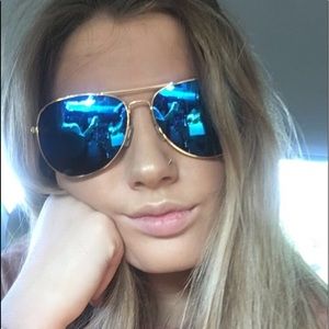 Meet your Posher, Ivey